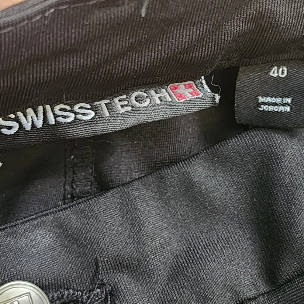 Swisstech Shorts Mens‎ Size 40 Solid Black Pockets Casual Chino Performance